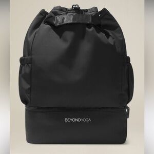 NWOT Beyond Yoga Convertible Gym Bag Black Backpack Tote Pockets